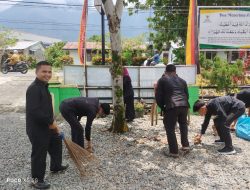 Demi Menjaga Kebersihan Lingkungan Kantor, Baznas Kabupaten Pasaman Bersih2 Halaman Kantor