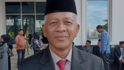 walikota sayuti abubakar menunjuk tiga pejabat sebagai pelaksana harian untuk mengisi kekosongan kepala dinas.usai tiga kepala dinas resmi di nonaktifkan.