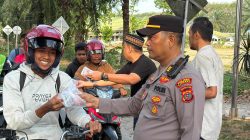 *Hari Ke-4 Ramadhan, Polres Langkat Konsisten Berbagi Takjil untuk Masyarakat*