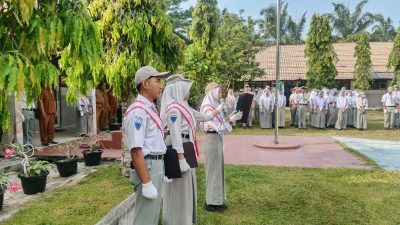 Kasat Binmas Polres Langkat Jadi Pembina Upacara, Sampaikan Pesan Kamtibmas kepada Pelajar