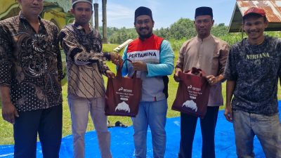 Wujud Kepedulian Kepada Masyarakat sekitar, Perta Arun Gas Berbagi Daging Qurban