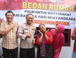 Serahkan Rumah Baru serta Isinya, Kapolres dan Bhayangkari Simalungun Kepada Opung Sipayung 