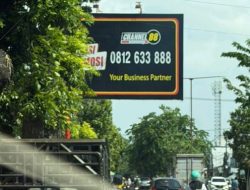 Diduga Langgar Aturan, Papan Reklame Chanel 88 di Jalan William Iskandar Disorot Warga