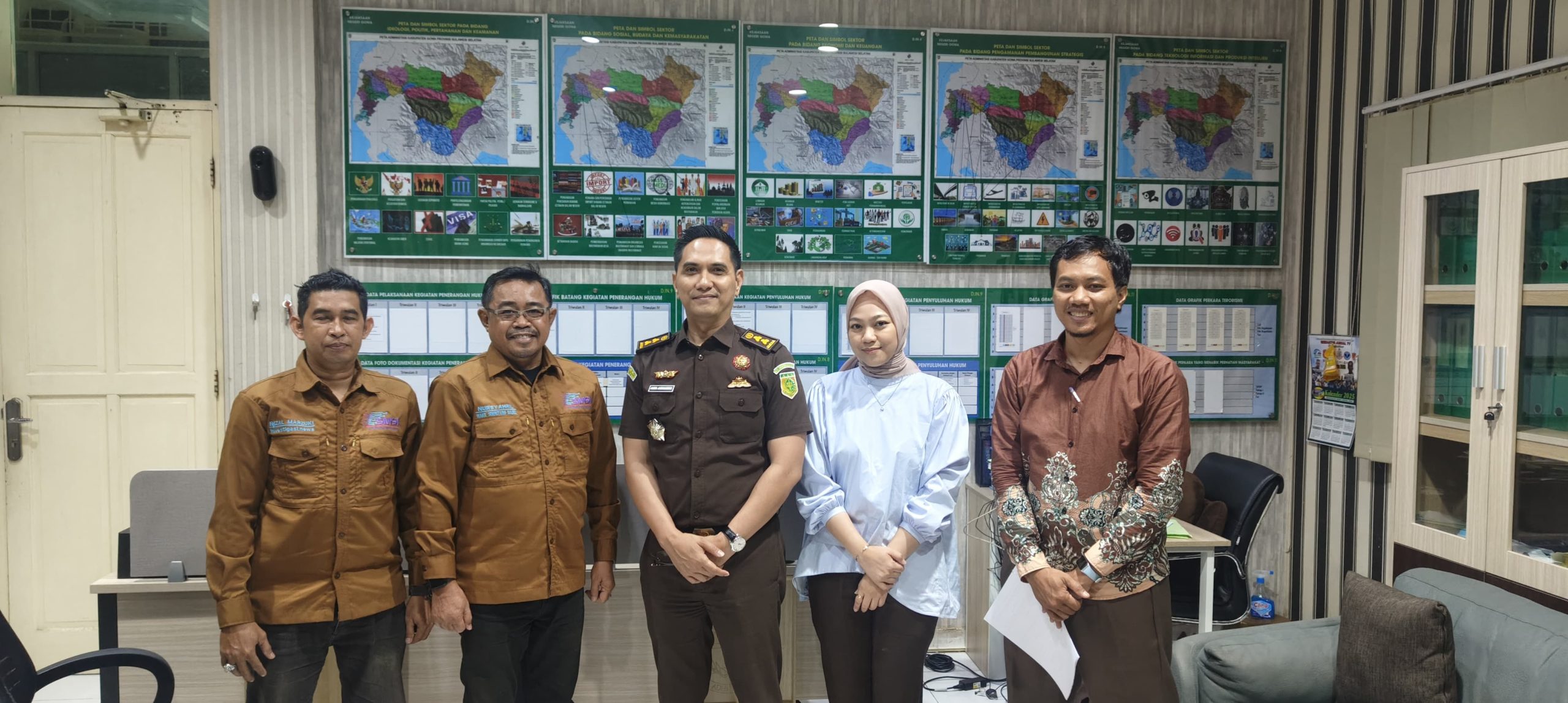 Pengurus SMSI Gowa dipimpin langsung Ketua SMSI Gowa, Nursyahril, didampingi Sekretaris Hasdar A dan Ketua Bidang Olahraga dan Sosial Rizal Marzuki. Sementara Andi Ardiaman didampingi Kasubsi 1 Intel, Yustisia.