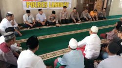 Kapolres Langkat Sambangi Masjid Jamik Al Amin, Serahkan Bansos dan Serap Aspirasi Warga