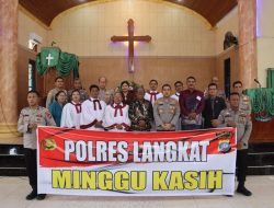 Minggu Kasih di Gereja HKBP Stabat, Kapolres Langkat Ajak Jemaat Bersama Jaga Kamtibmas